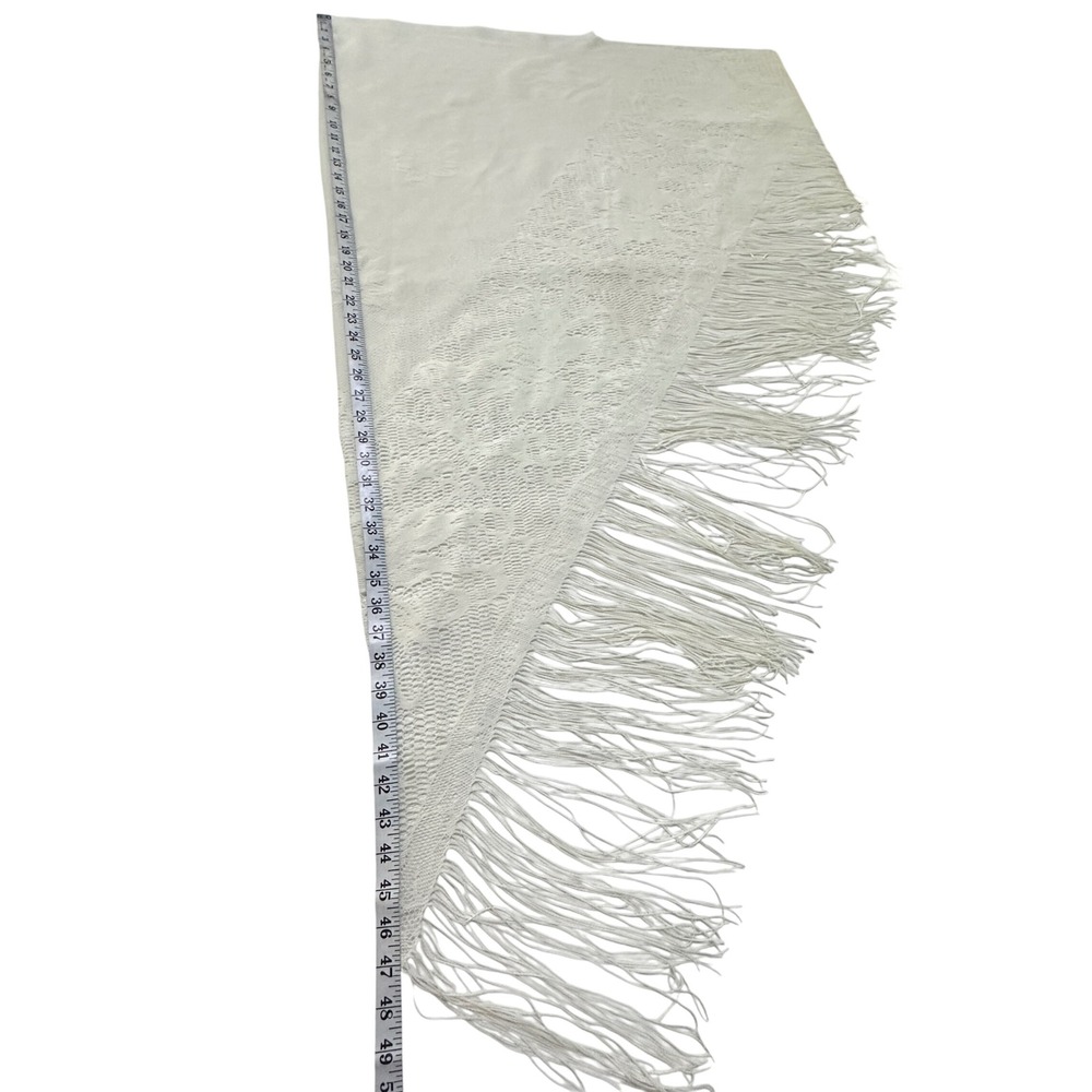 VTG White Floral Lace Triangle Shawl Fringe Wrap Boho Bridal Victorian Romantic - Picture 4 of 11
